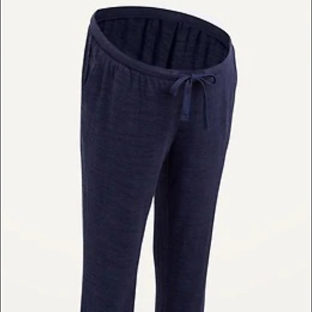Old Navy Maternity Low Panel Plush-Knit Crop Sweatpants